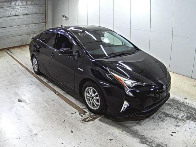 2018 Toyota Prius Sセーフティプラス Japan auction vehicle