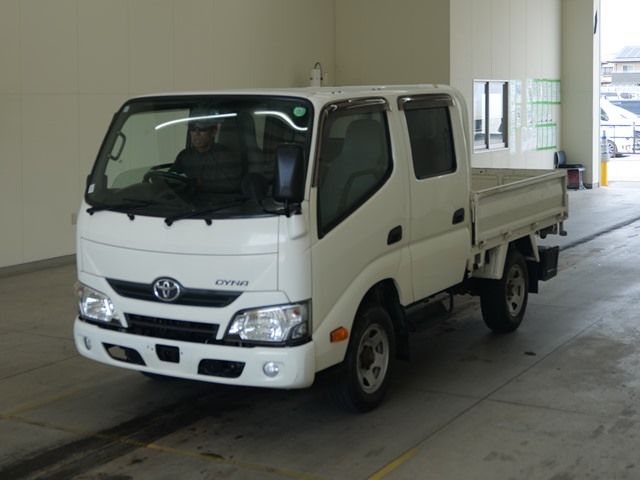 Japan Auction Vehicles 20 2017 Toyota Dyna Wキャブ 4WD auction photo