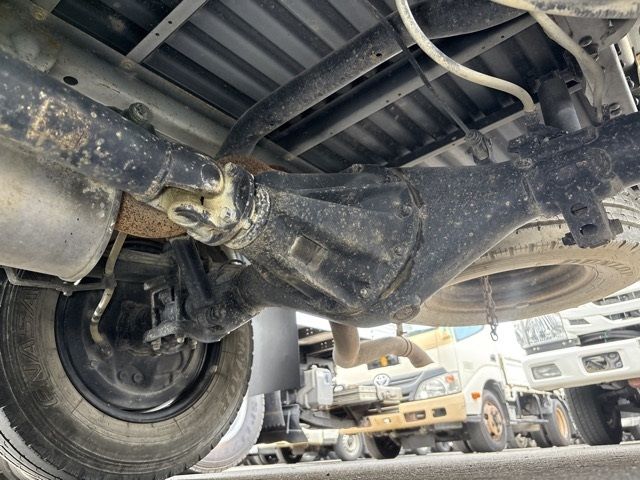 2017 Toyota Dyna Wキャブ 4WD auction photo 10