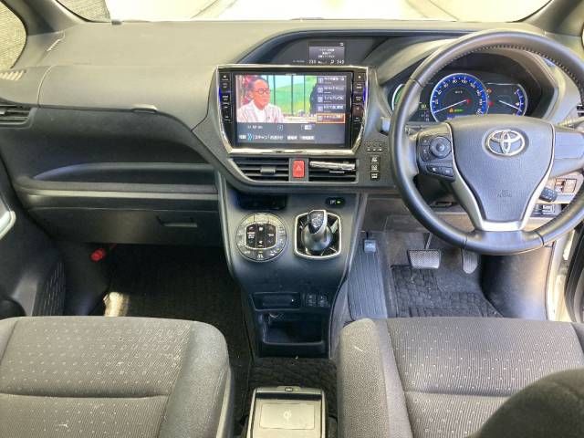 2014 Toyota Voxy ハイブリッドV auction photo 4
