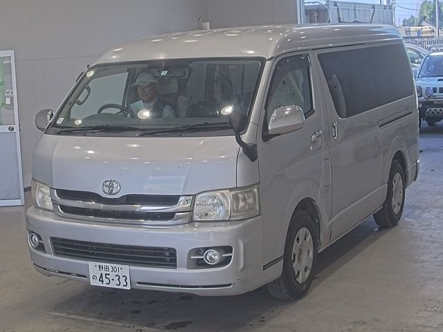 2010 Toyota Hiace ワゴン GL Japan auction vehicle
