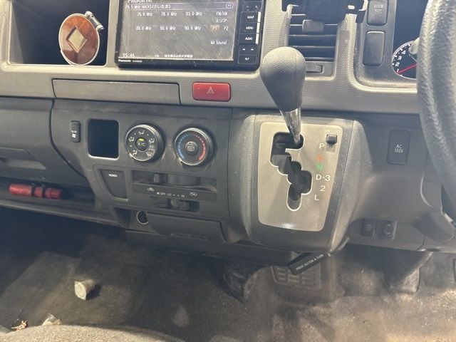 2010 Toyota Hiace ワゴン GL auction photo 5