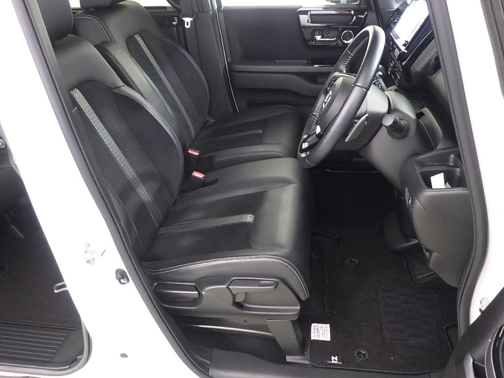 2021 Honda N-BOX 4WD カスタムLターボ auction photo 6