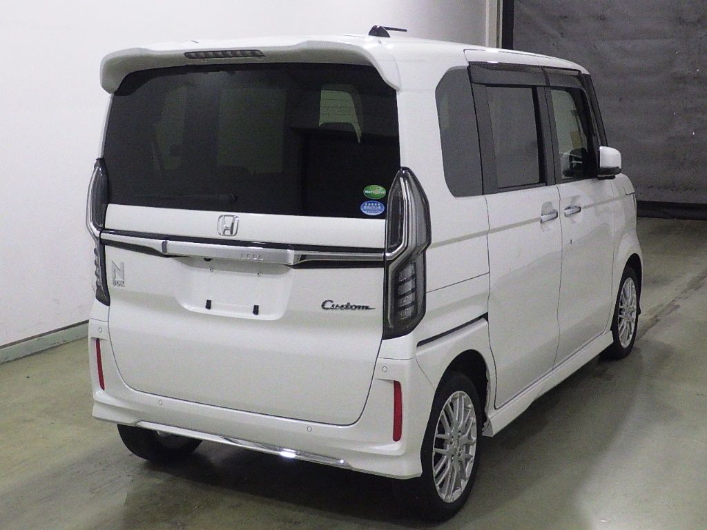 2021 Honda N-BOX 4WD カスタムLターボ auction photo 2