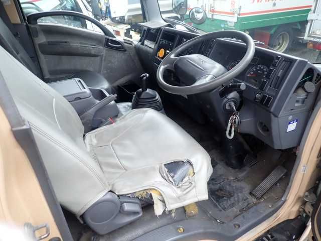 2010 Isuzu Elf 2.0t Panel Van with Freezer auction photo 3