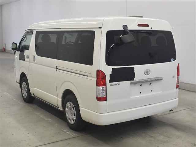 2015 Toyota Hiace GL 10人乗リ auction photo 2