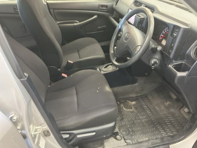 2016 Toyota Succeed バン UL auction photo 4