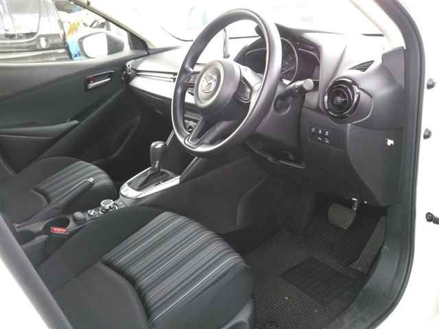 2021 Mazda 2 15C ホウジン シヨウシャ auction photo 3