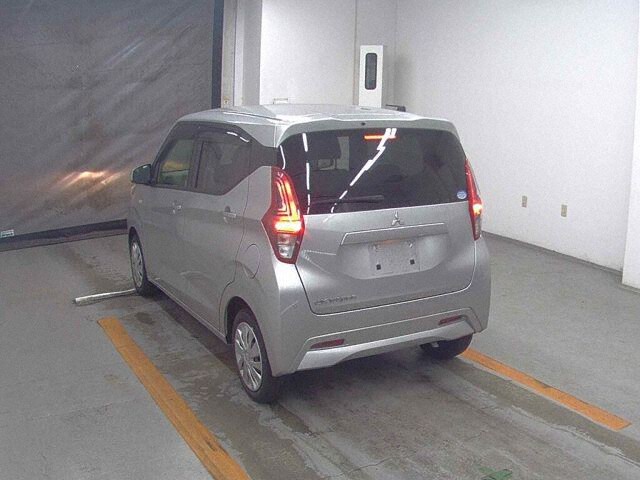 2021 Mitsubishi eK Wagon M auction photo 2
