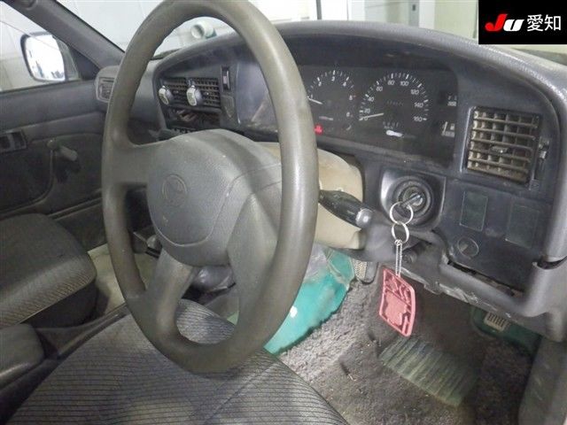 1996 Toyota Hilux SR W-Cab 4WD auction photo 5