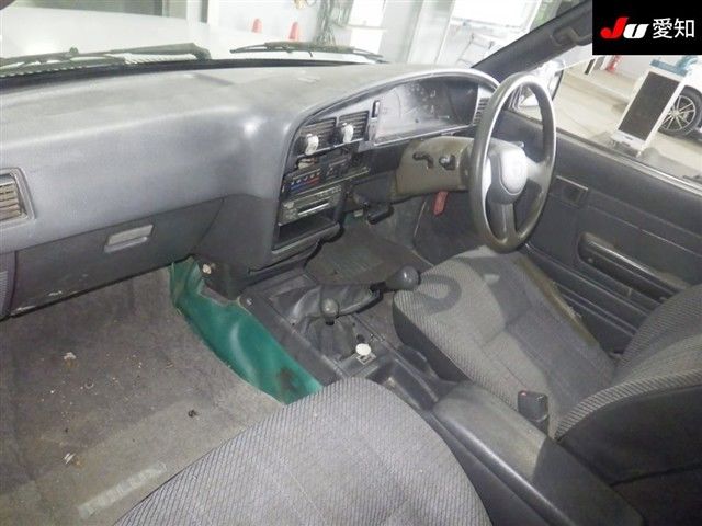 1996 Toyota Hilux SR W-Cab 4WD auction photo 3