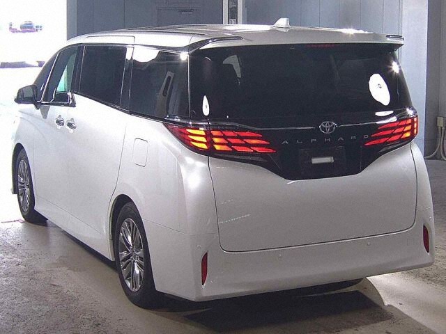 2023 Toyota Alphard Z auction photo 2