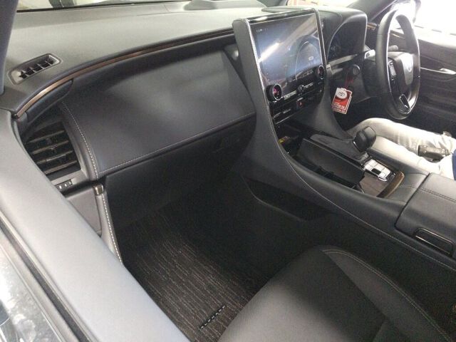 2023 Toyota Alphard Z auction photo 3