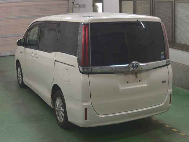 2017 Toyota Noah ハイブリッドG auction photo 2