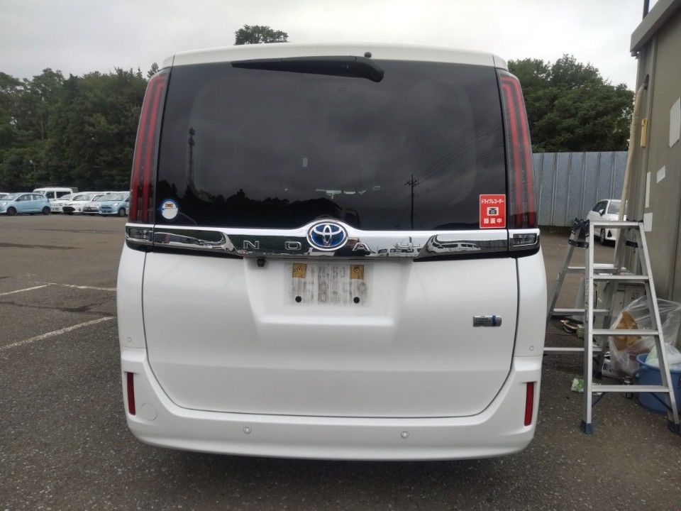 2021 Toyota Noah auction photo 5