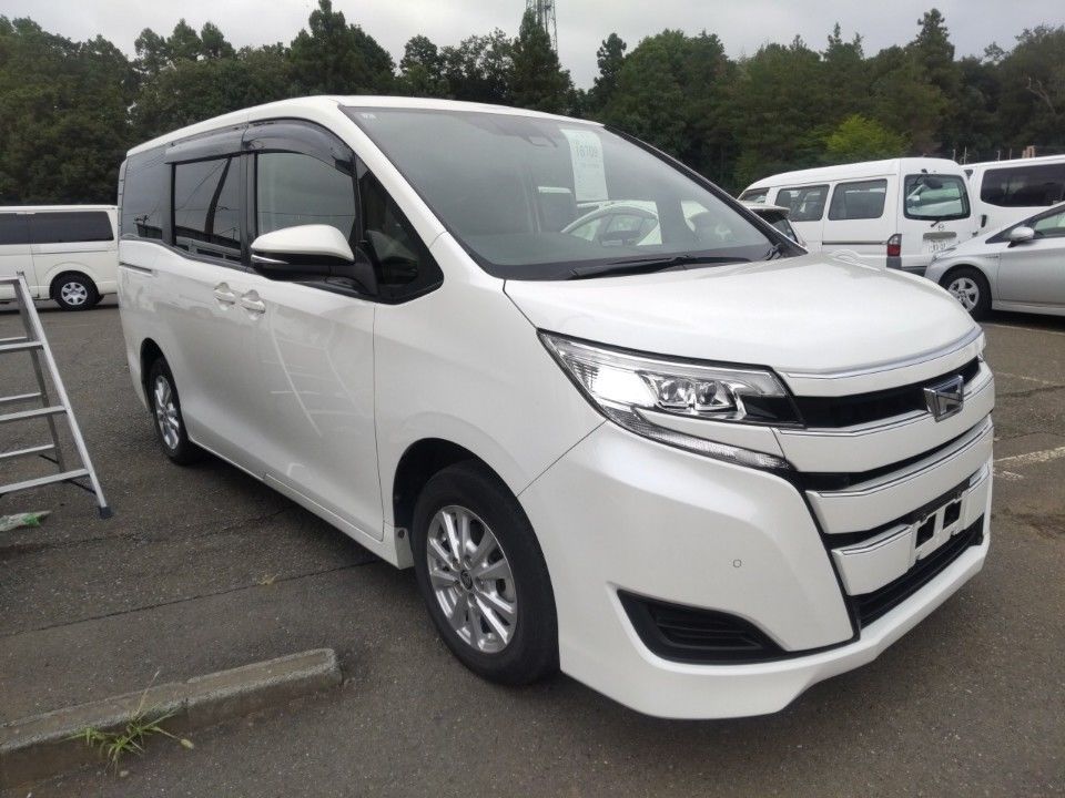 2021 Toyota Noah auction photo 4