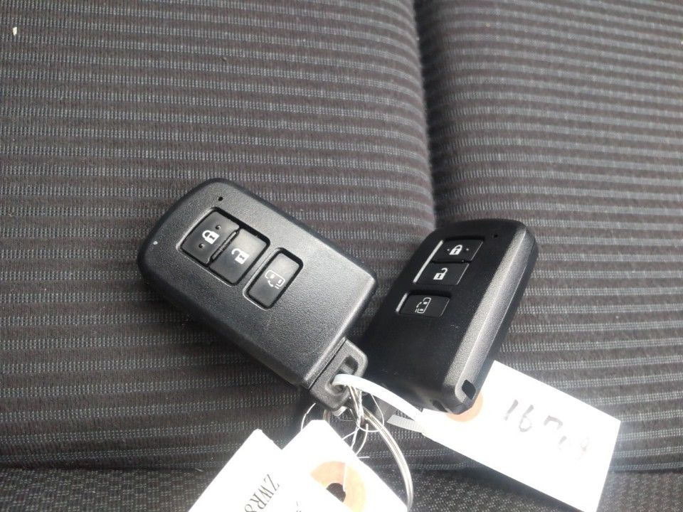 2021 Toyota Noah auction photo 15