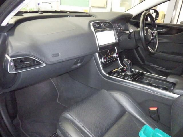 2021 Jaguar ジャガー XE S P250 auction photo 2