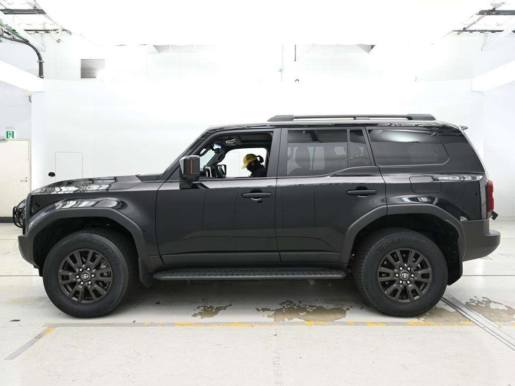 2025 Toyota Land Cruiser 250 VX 4WD auction photo 4