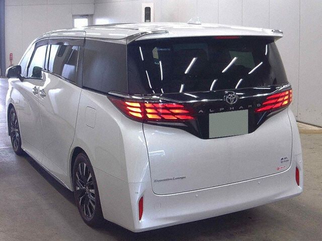 2025 Toyota Alphard Executive Lounge 4WD auction photo 2