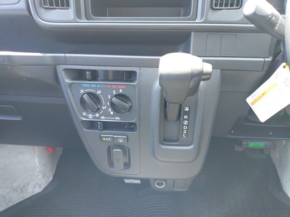 2020 Daihatsu ハイゼット カーゴ auction photo 12