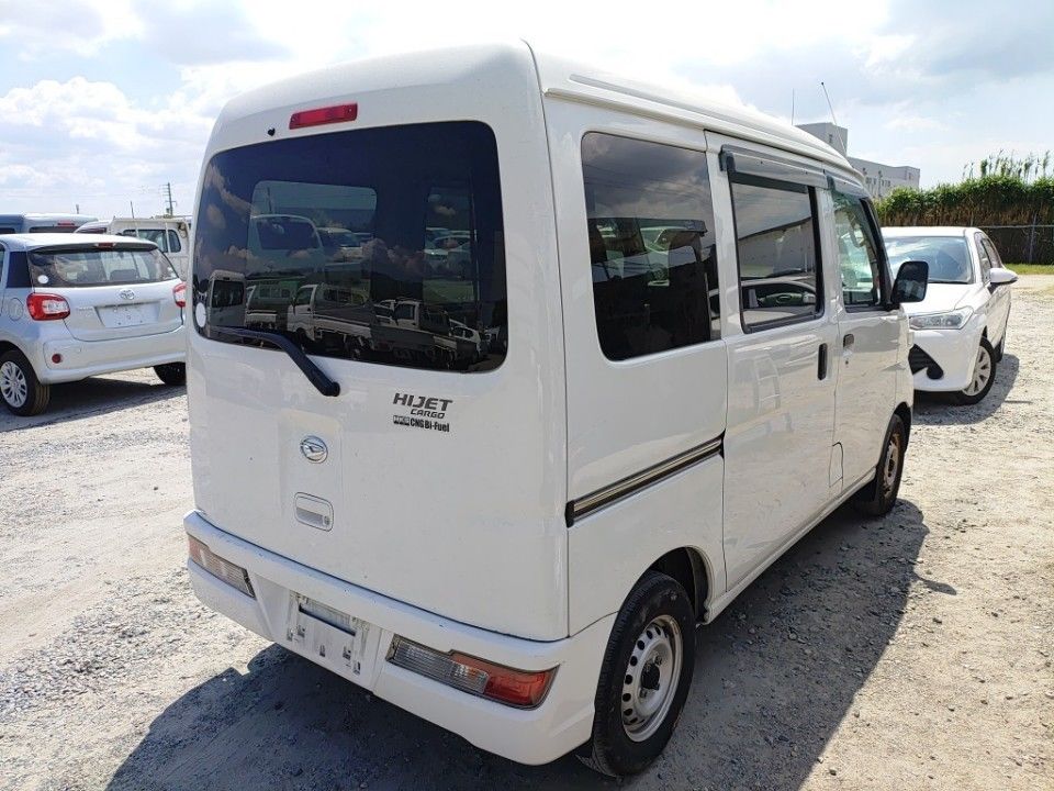2020 Daihatsu ハイゼット カーゴ auction photo 2