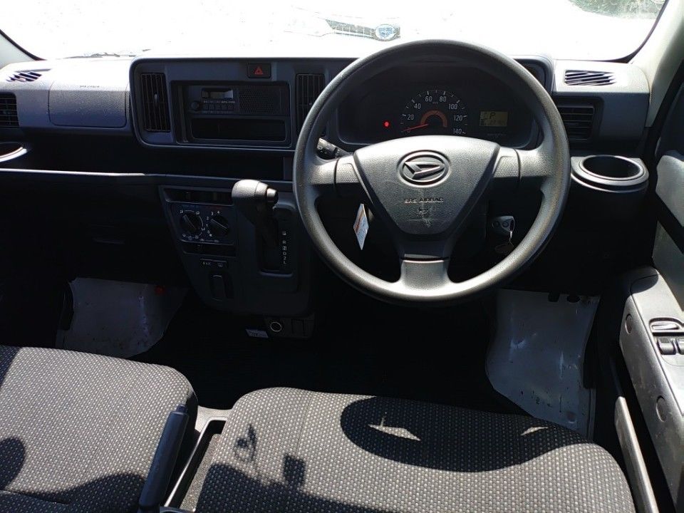 2020 Daihatsu ハイゼット カーゴ auction photo 3