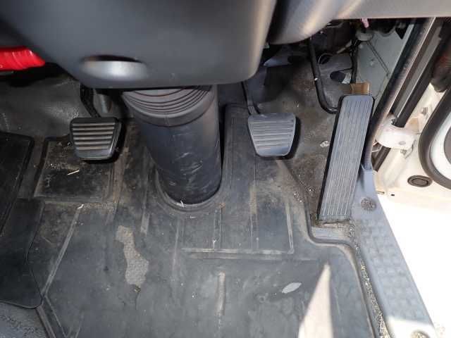 2017 Isuzu Elf 2.0T ボトルカー auction photo 10