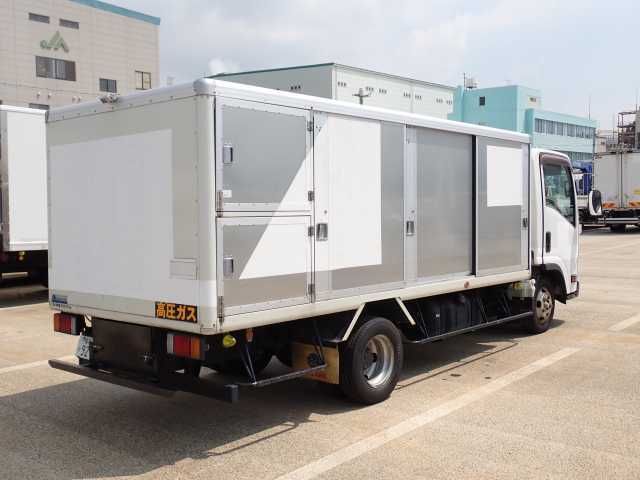 2017 Isuzu Elf 2.0T ボトルカー auction photo 2