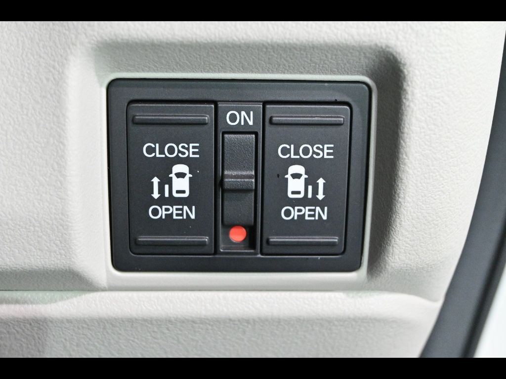 2023 Honda N-BOX auction photo 8