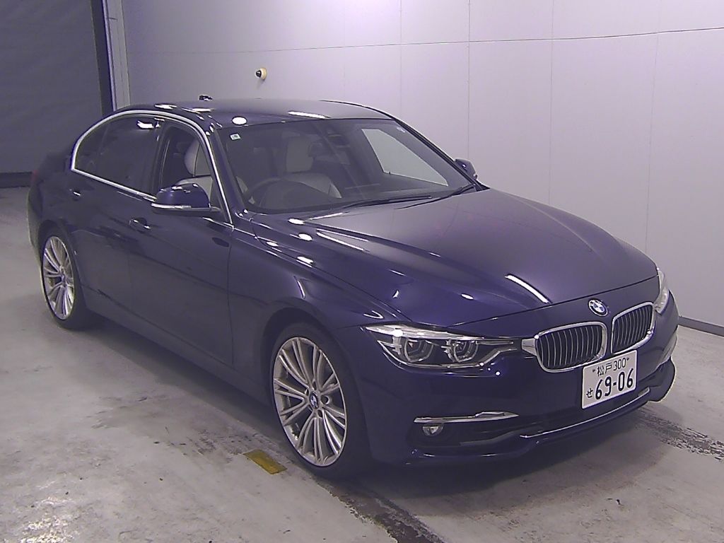 Japan Auction Vehicles 16 2017 BMW 3 Series 330e Luxury iPerformance auction photo