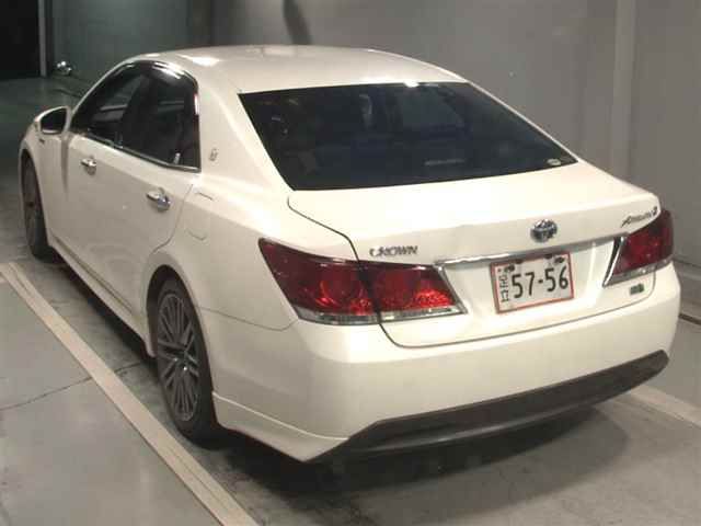 2013 Toyota Crown Hybrid Athlete S auction photo 2