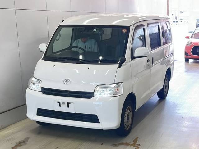 2021 Toyota TownAce Van GL Japan auction vehicle
