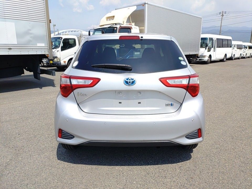 2019 Toyota Vitz auction photo 5