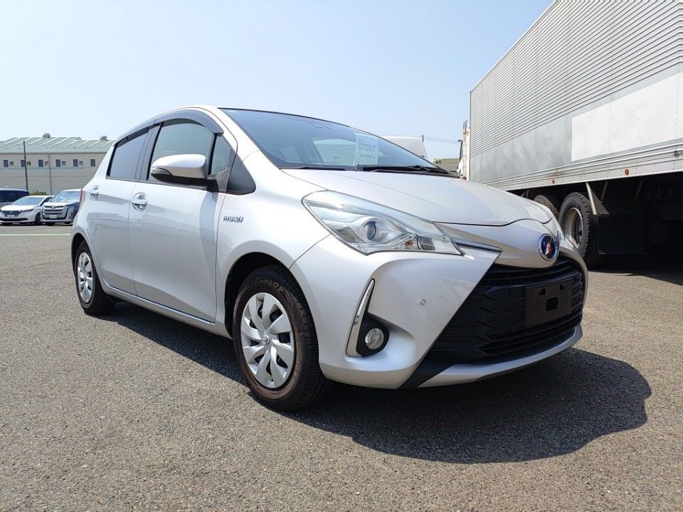 2019 Toyota Vitz auction photo 4