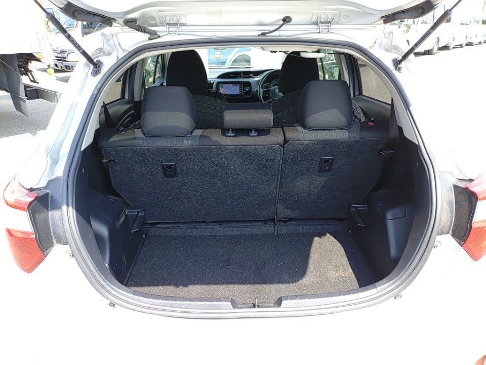 2019 Toyota Vitz auction photo 8