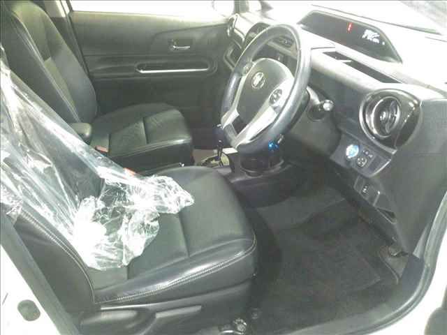2015 Toyota Aqua G Black Soft Leather Select auction photo 4