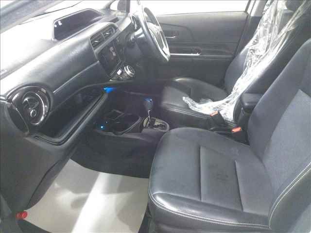 2015 Toyota Aqua G Black Soft Leather Select auction photo 3