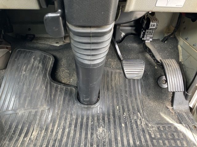 2016 Mitsubishi Fuso Canter Hira auction photo 4