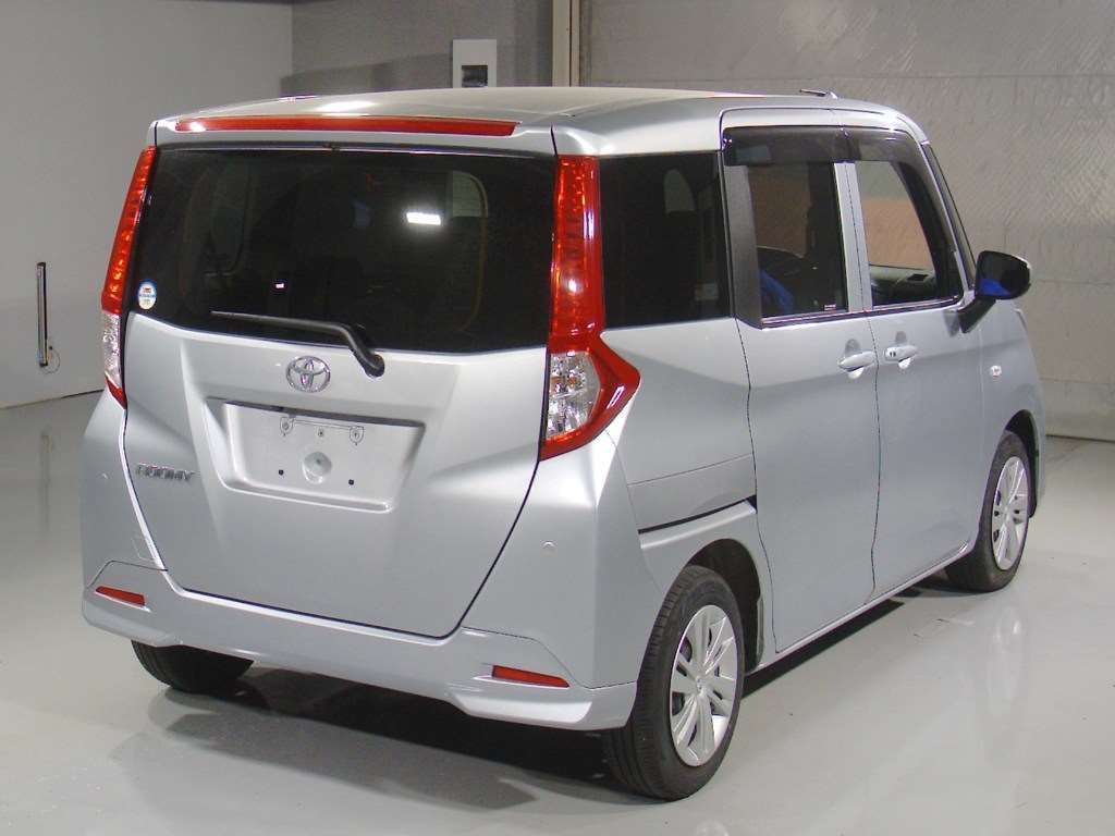2021 Toyota Roomy X auction photo 2