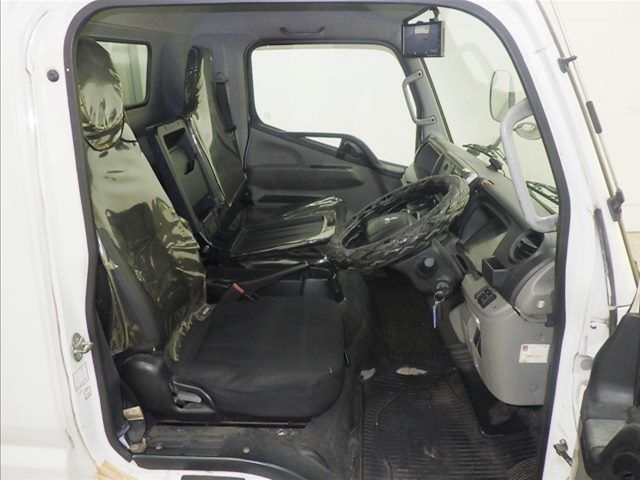 2018 Mitsubishi Fuso Canter Flatbed auction photo 5