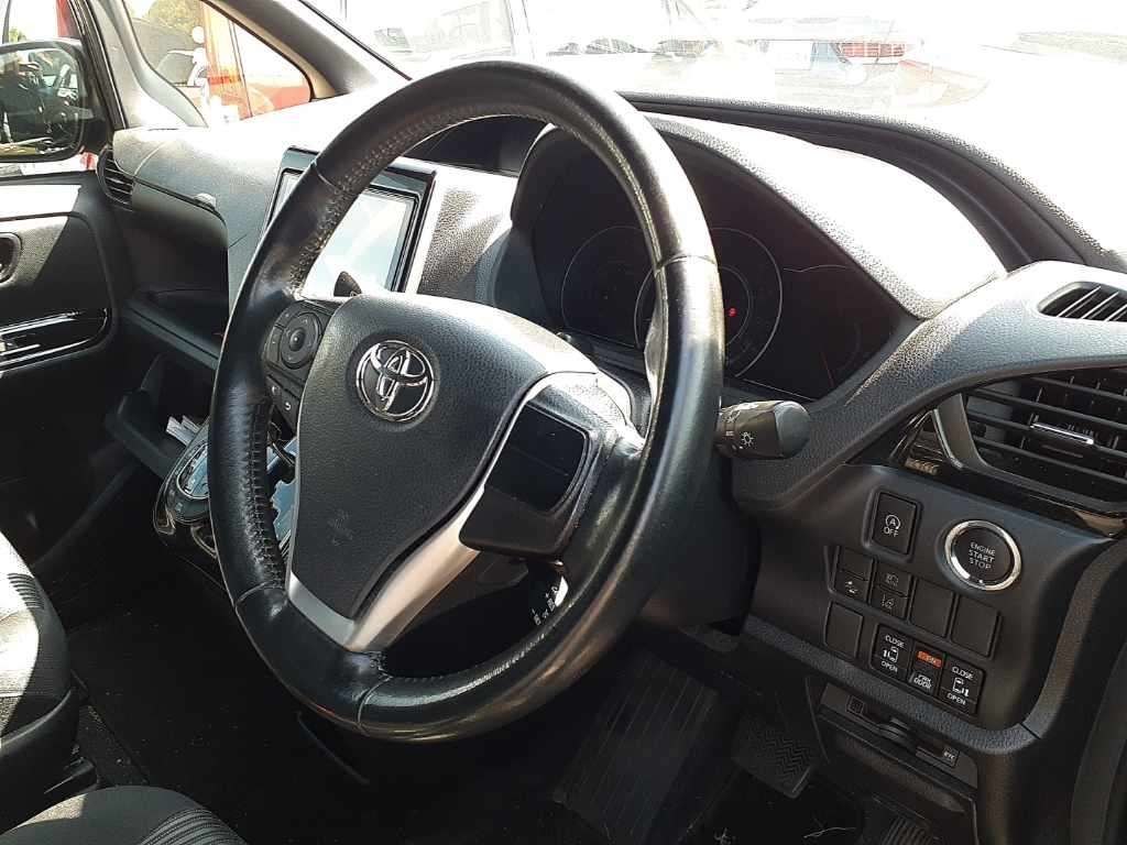 2020 Toyota Noah Si auction photo 9