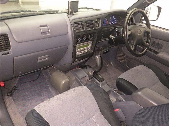 2003 Toyota Hilux 4WD Double Cab Sport Pickup auction photo 4