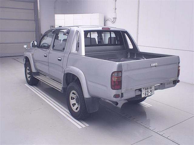 2003 Toyota Hilux 4WD Double Cab Sport Pickup auction photo 2