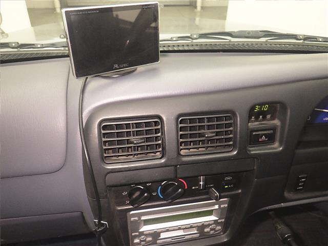 2003 Toyota Hilux 4WD Double Cab Sport Pickup auction photo 6