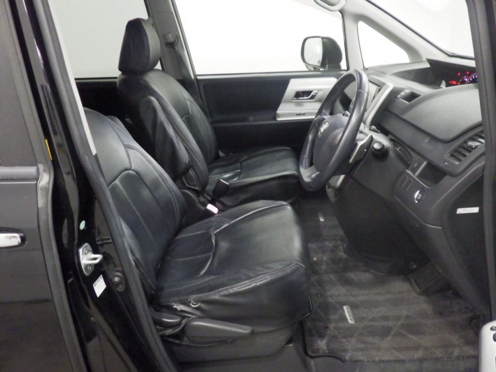 2011 Toyota Voxy ZS煌 7人 auction photo 6
