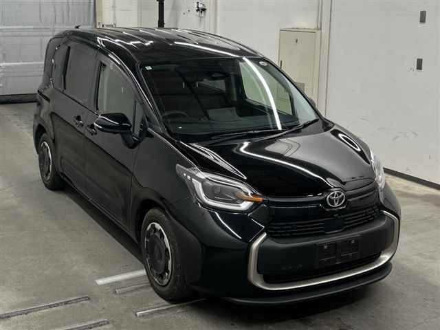 Japan Auction Vehicles 10 2022 Toyota Sienta Z auction photo