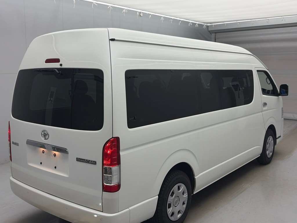 2022 Toyota Hiace グランドキャビン auction photo 2