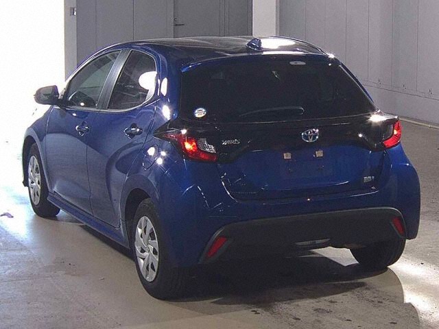 2022 Toyota Yaris Hybrid X auction photo 2