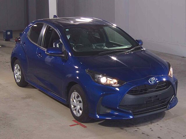 2022 Toyota Yaris Hybrid X Japan auction vehicle